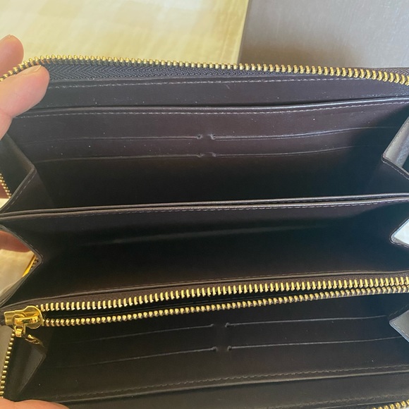 Louis Vuitton Zippy Amarante - Picture 4 of 8